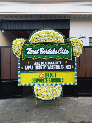 Papan Bunga Duka di Ompang Tanah Sirah
