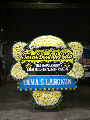 Papan Bunga Duka di Ompang Tanah Sirah