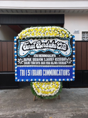 Papan Bunga Duka di Ompang Tanah Sirah